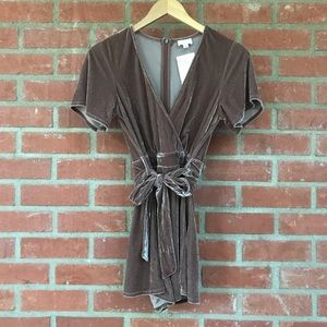 Le Lis mauve velvet romper NWT